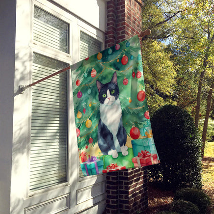 Chantilly Tiffany Cat by the Christmas Tree House Flag