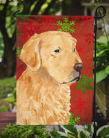 Golden Retriever Red Green Snowflake Holiday Christmas Flag Garden Size